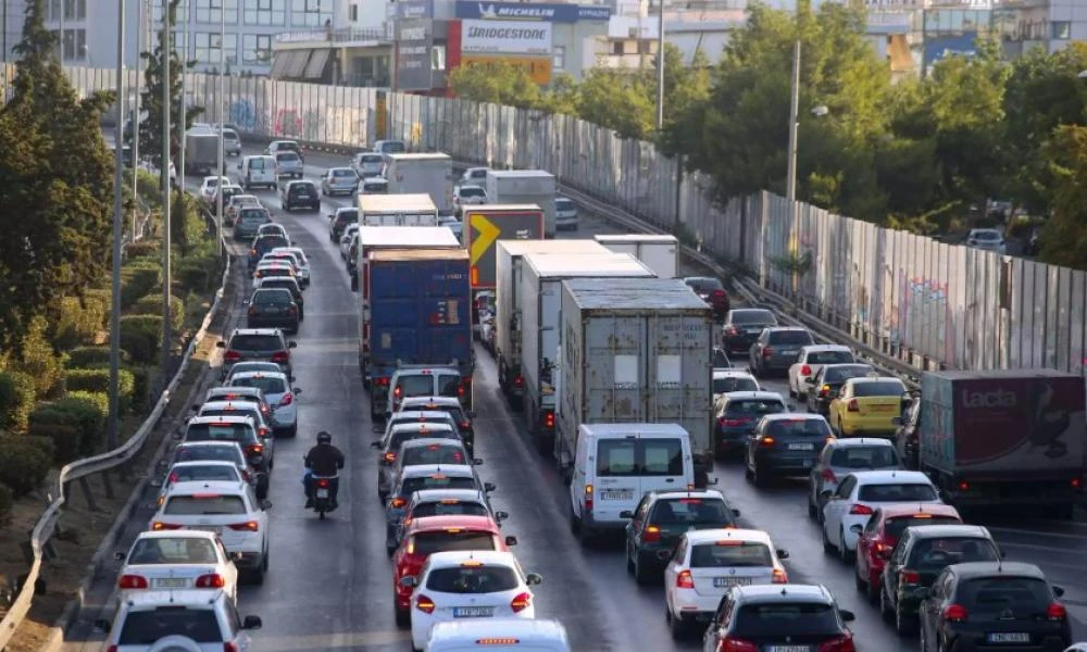 24ωρη απεργία σε λεωφορεία και τρόλεϊ - Πού εντοπίζονται προβλήματα
